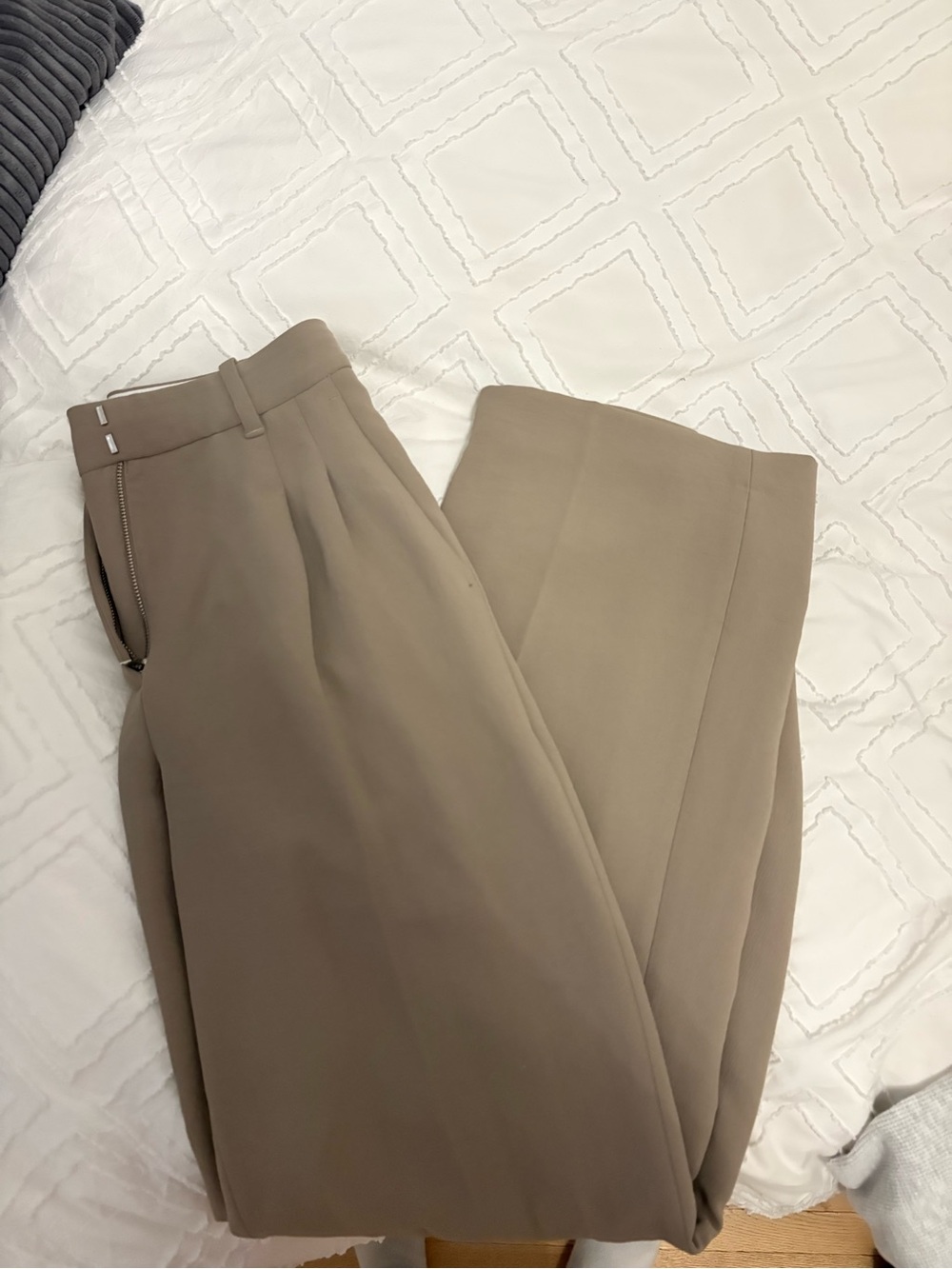 Aritzia effortless pants